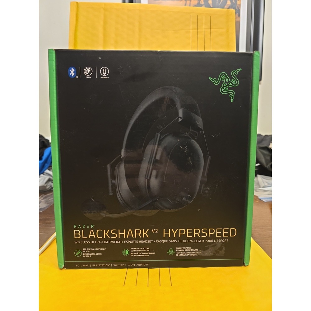 New Razer Blackshark V2 Hyperspeed Wireless Ultra-Lightweight Esports Headset